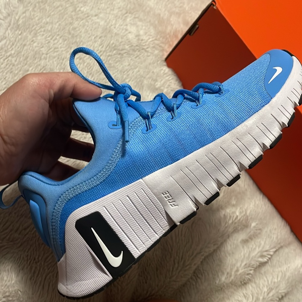 Nike Women's Athletic Shoes in Light Blue and White - Picture 11 of 13